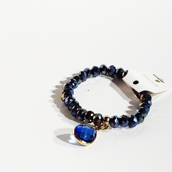 247B070. Hand-made Blue Faceted Bracelet - Picture 8 of 8